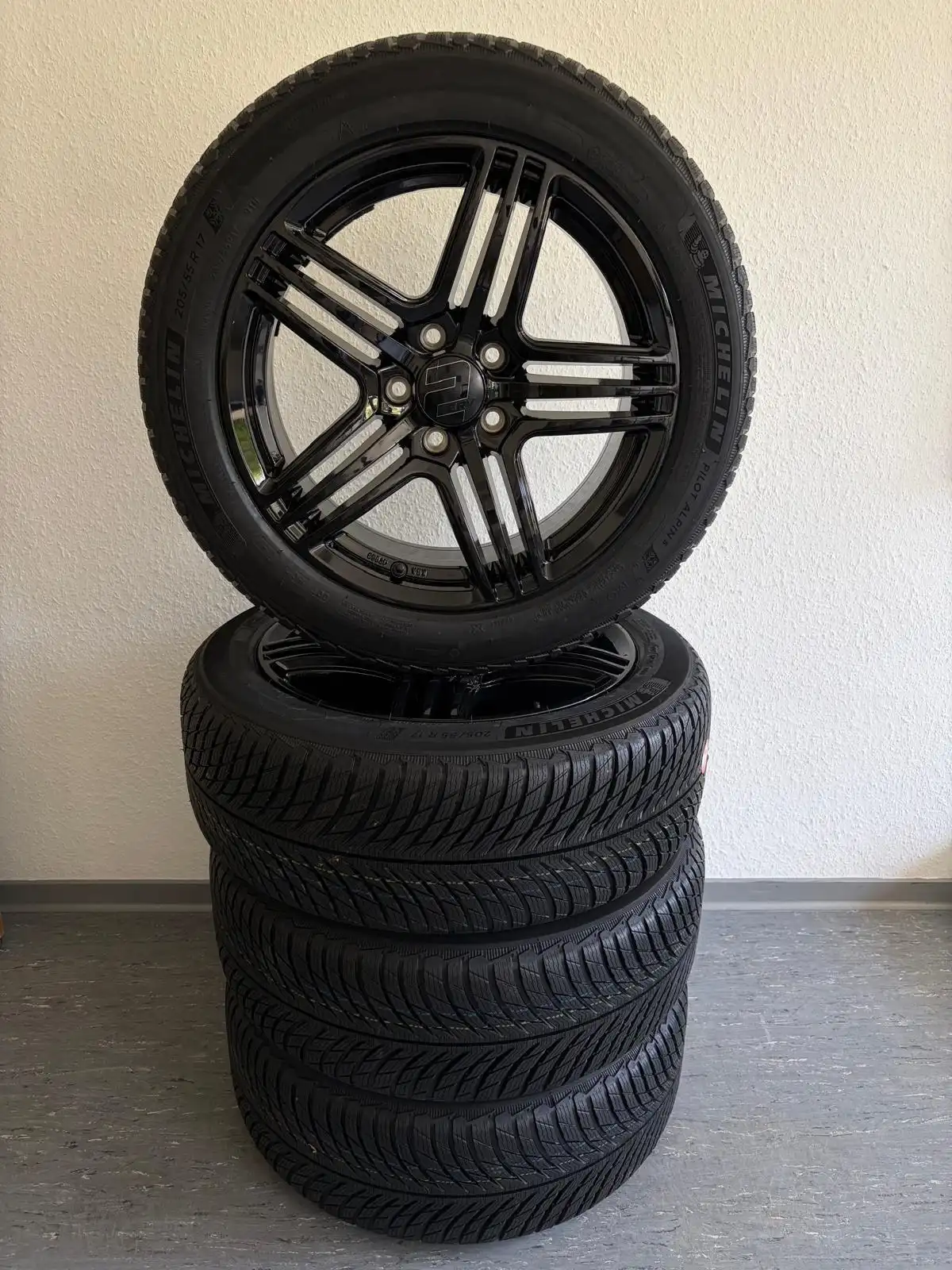 4er Satz Winterkompletträder – Michelin Pilot Alpin 5 205/55 R17 91H auf 2DRV WH12 Alufelgen